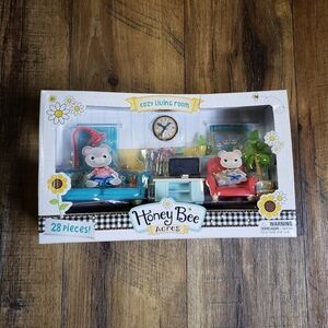 Honey Bee Acres Cozy Living Room Set